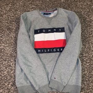 Tommy Hilfiger sweater